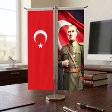 Punto Dizayn Üniformalı Mustafa Kemal Atatürk ve Türk Bayrağı Kırlangıç T tipi Masa Bayrak Takımı