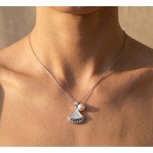 Bluevell Incili ve Sedefli Modern Yelpaze Kolye | Sanatsal Zarafet