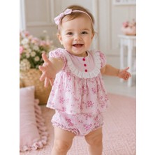Bubiee Baby Kız Bebek Pembe Çiçekli Şortlu Takım Dantel Detaylı Bebe Yakalı Bluz ve Şort Fırfırlı Yazlık Takım
