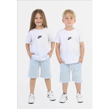 Mavi Boncukk Unisex Çocuk Beyaz Logo Baskılı Tişört ve Yeşil Çizgili Şort Yazlık Ikili Takım