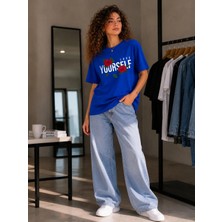 Enb1r Moda Love Yourself Yazılı Kırmızı Gül Detay Baskılı Kadın Saks Mavi Basic T-Shirt