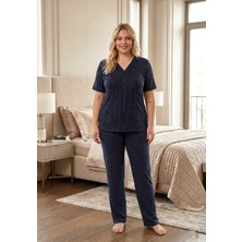 Kadın Büyük Beden Desenli Yakası Dantelli Düğmeli Kısa Kollu Bambu Pijama Takımı