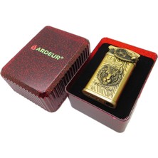 Ardeur® Sylor Figür Kabartmalı Isme Özel Çakmak | Hediyelik Kutusunda