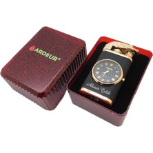 Ardeur® Meritus Gold Siyah Figürlü Isme Özel Saatli Çakmak | Hediyelik Kutusunda