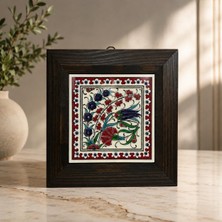 Anka Select 16X16 cm El Yapımı Iznik Çini Tablo – Ahşap Çerçeveli Geleneksel Osmanlı Desenli Dekoratif Duvar Panosu