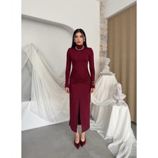 Caddebostan Moda Dik Yaka Uzun Kollu Büzgülü Yırtmaçlı Midi Elbise