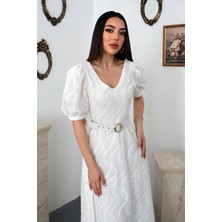 Caddebostan Moda V Yakalı Fisto Işlemeli Kemerli Midi Boy Şık Yazlık Elbise