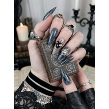Louesse Beauty Louésse Midnight Heart Takma Tırnak 12’li  Koyu Yeşil Taşlı Kalp Detaylı Night Glam Nail