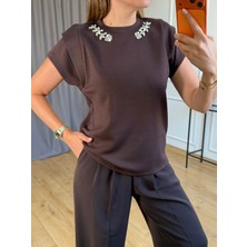 Size Özgü Kahve Yaka Taşlı Vatkalı Tshirt