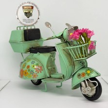 Moto Garage Nostaljik Çiçekli Mint Yeşili Scooter - 17 cm Dekoratif Motosiklet Modeli