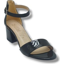 Selfie 4601-26 Rugan Tek Bant Orta Topuk Fashion Kadın Sandalet(5,5cm)