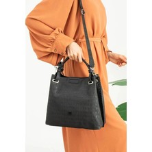 Just Polo Kadın Siyah Kabartma Desenli Mıknatıslı Çıtçıt Kapama El Çantası Omuz Askısıyla 4031MH