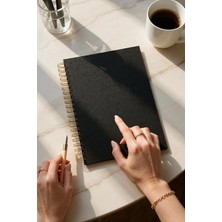 Tanıtım Kareli Spiralli Not Defteri, A4 Boyut (21X29,7 Cm), 120 Yaprak (240 Sayfa), 90GR. Ivory Ka