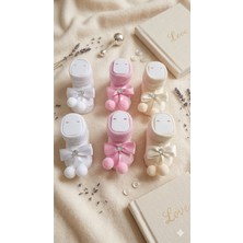 Baby Socks 6 Adet Ayak Mankenli 3 Renk Ponponlu Hatıra ve Hediyelik Kız Bebek Çorabı 0-6 Ay