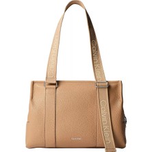 Kadın Ayarlanabilir Calvin Klein Yazılı Deri Fermuar Kapama Kahverengi Çanta LV04F3644G-RAJ