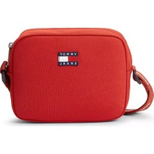 Tommy Hilfiger Kadın Logo Baskılı Ayarlanabilir Omuz Askılı Logo Etiketli Kırmızı Çanta AW0AW18769-XMP
