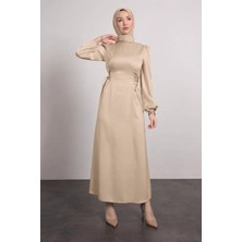 Tesettür Diyarı Yandan Korse Detaylı Saten Tesettür Abiye- Krem