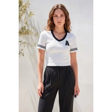 Klins Kids Kadın Polo Yaka Harf Detaylı Basic Çizgili Kol Detayı Triko Beyaz Bluz