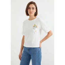 Klins Kids Kadın Cep Detaylı Basic Çiçek Desenli Beyaz Tişört
