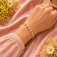 Jammy Jewerly Gold Papatya Figürlü Taş Detaylı Çelik Bileklik – Zarif ve Şık Tasarım