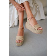 Selin Shoes Aruna Hasır Bilek Ayarlanabilir Toka Detay Dolgu Topuk Kadın Sandalet