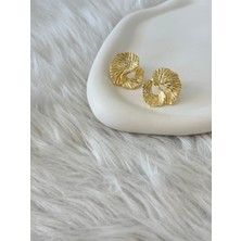 Revoia Dokulu Burgu Gold Küpe