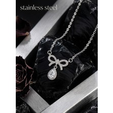Stainless Steel 316L Çelik Gümüş Renk Zirkon Taşlı Fiyonk Detay Damla Kolye