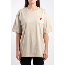 Hadiora Kadın Bej Kalp Nakışlı Pamuklu T-Shirt