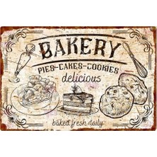 Buççin Online Mağaza  Pas Görünümlü Bakery Ahşap Duvar Tabelası – Retro Pasta ve Kurabiye Konseptli Dekor Ahşap Beyaz