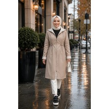 Harma Time Butik Kadın Kapüşonlu  Fermuarlı Ara Boy Bondit Kumaş Bej Trenç