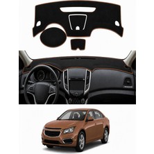 E-BİZ Chevrolet - Cruze (2012+) Uyumlu Torpido Koruma Kılıfı - Kahverengi Şeritli