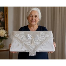 Muguetarts Ipek Kumaşlı Iğne Oyalı Bohca 115X115CM.