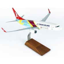 THY007 1/100 Ölçek, Thy Aston Villa Logolu B737-800 Yolcu Uçağı, Sergilemeye Hazır Ahşap Standlı Model
