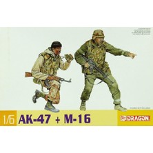 Dragon 75035 1/6 Ölçek, Ak-47 ve M16 Silahları Plastik Model Kiti