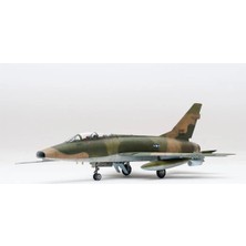 Trumpeter 01650 1/72 Ölçek, F-100F Super Sabre Savaş Uçağı Plastik Model Kiti