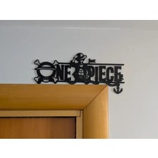 Figür Bende One Piece Kapı Üstü Dekoru – 3D Baskı Pla Duvar ve Kapı Süsü 26X11 cm