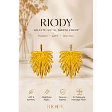 Riody Sarı Gold Yaprak Küpe Kadın Sallantılı Küpe Hafif Şık Günlük Abiye Kombin