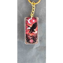 Miina Aksesuar Gücün, Özgürlüğün ve Cesaretin Simgesi Kartal Figürünü Türk Bayrağı ile Buluşturan Bu Özel Tasarım Epoksi Anahtarlık,