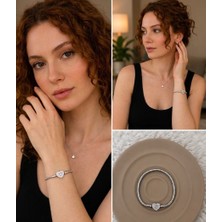 Fm 💎 Premium Gümüş Renk Parlak Taş ve Kalp Detaylı Gümüş Renk Charm 316L Çelik Bileklik (~18CM)