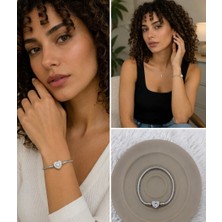 Fm 💎 Premium Gümüş Renk Parlak ve Modern Taş Detaylı Kalp Charm 316L Çelik Bileklik (~18CM)