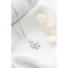 EDSA Silver 925 Ayar Gümüş Beyaz Lotus Çiçeği Kolye