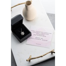 EDSA Silver 925 Ayar Gümüş Işıklı Kutuda Beyaz Taşlı Katmanlı Lotus Kolye