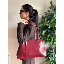 Laletto Bags Kadın Model Parlak Deri Aksesuar Detaylı Omuz Çantası -Fermuarlı