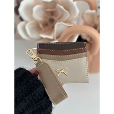 Laletto Bags Kadın Fiyonk Detaylı Anahtarlıklı Parlak Suni Deri Kartlık