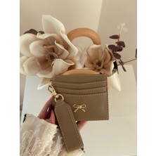 Laletto Bags Kadın Fiyonk Detaylı Anahtarlıklı Parlak Suni Deri Kartlık