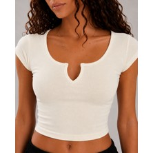 Olleo Kadın Ecru V Yaka Likralı Ribana Kısa Kol Crop Body