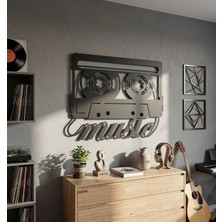 Mova Dizayn Modern Retro Kaset Formlu ve Müzik Yazılı Estetik Metal Duvar Panosu