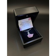 Sepetten Eve Işıklı Hediye Kutulu Kadın Pembe Kuğulu Pink Swan Taşlı Gümüş Kaplama Kolye Sevgiliye Hediye