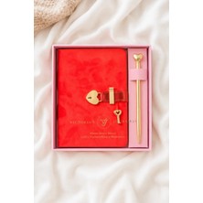 Victoria's Journals Hush Hush Peluş Kilitli Günlük ve Sır Defteri Hediye Seti - Kalemli