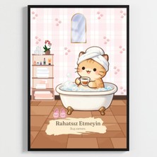 Besay Kahveli Kedi | Sevimli Kedili Tuvalet Duvar Sanatı | Havlulu ve Kahveli Komik Hayvan Poster Tablo | A4 Tekli Çerçevesiz
